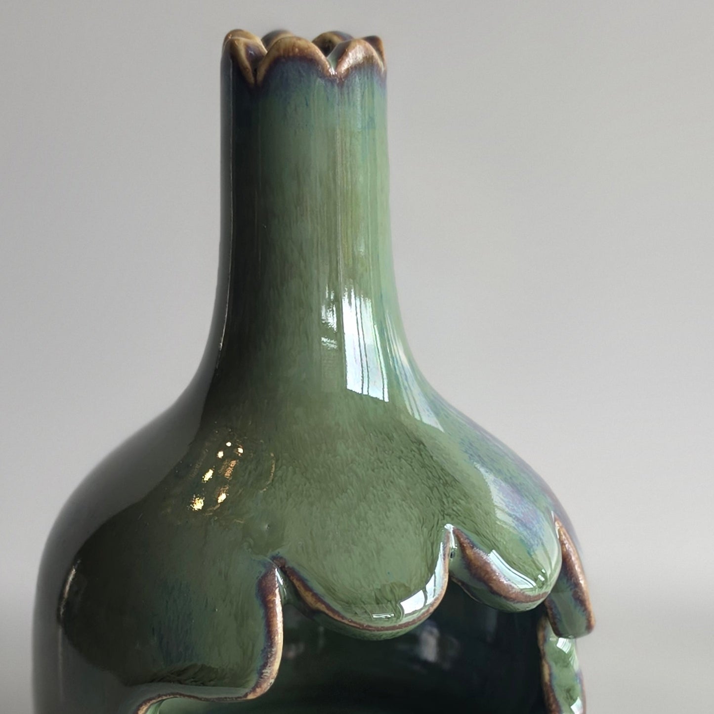 Handcrafted Green Ceramic Mini Chiminea – Scalloped Fluted Palo Santo Burner